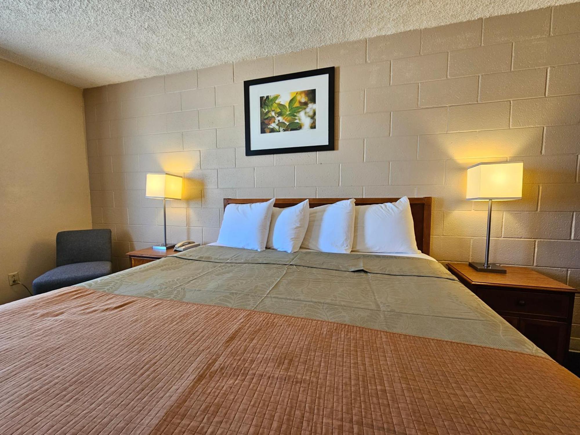 1St Choice Inn Of Роулинс Екстериор снимка